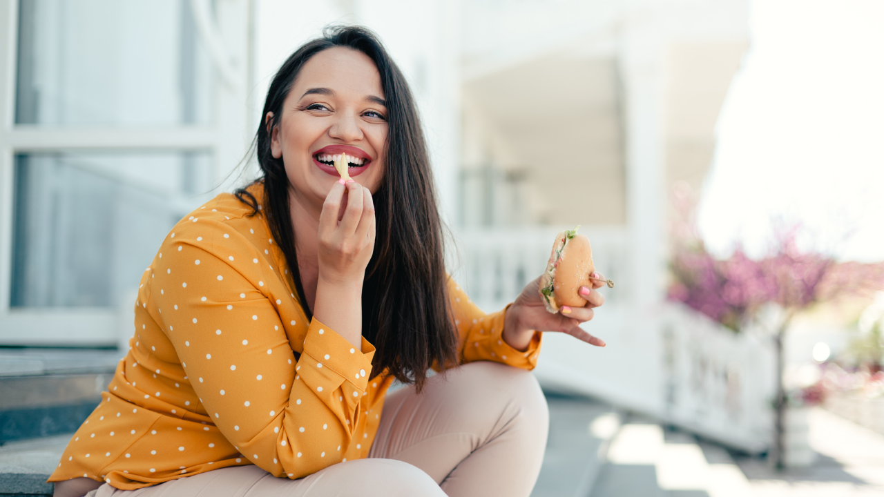 women eating donuts overcome emotional eating